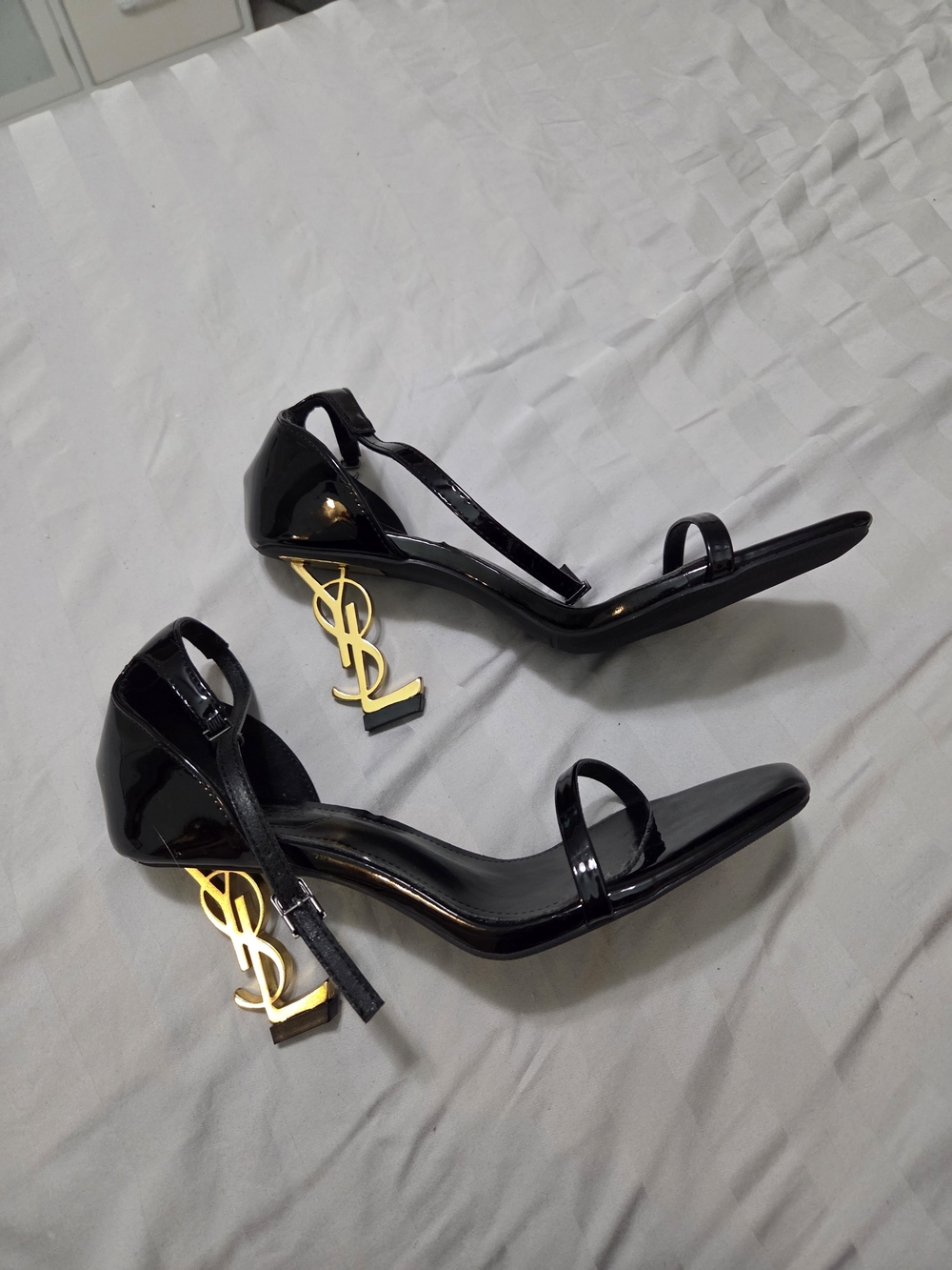 No Brand. Designer Inspired. Leather Heeled Sandals with Gold Logo Heel - Picture 6 of 8